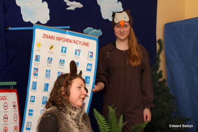 Miś Eryk na drodze (zdjęcia)