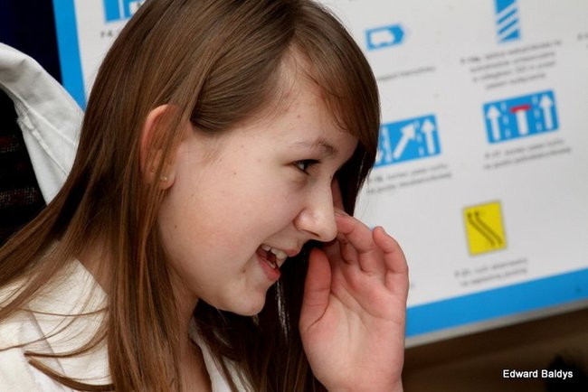 Miś Eryk na drodze (zdjęcia)