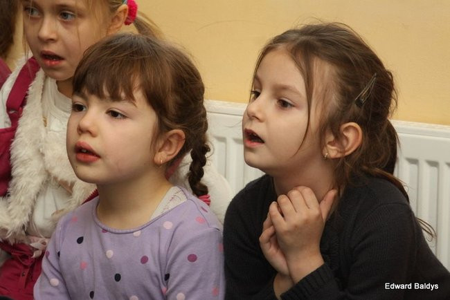 Miś Eryk na drodze (zdjęcia)