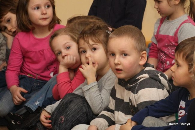 Miś Eryk na drodze (zdjęcia)