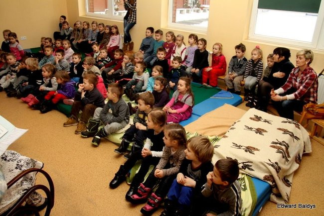 Miś Eryk na drodze (zdjęcia)