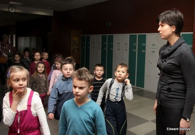 Miś Eryk na drodze (zdjęcia)