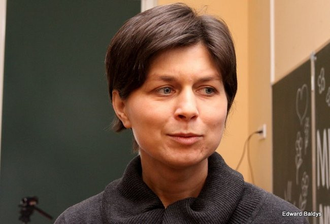 Miś Eryk na drodze (zdjęcia)