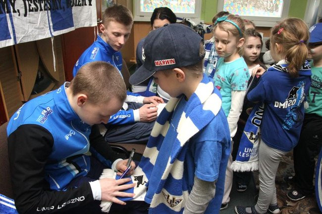 Żużlowcy w przedszkolu Elżbietanek (zdjęcia)