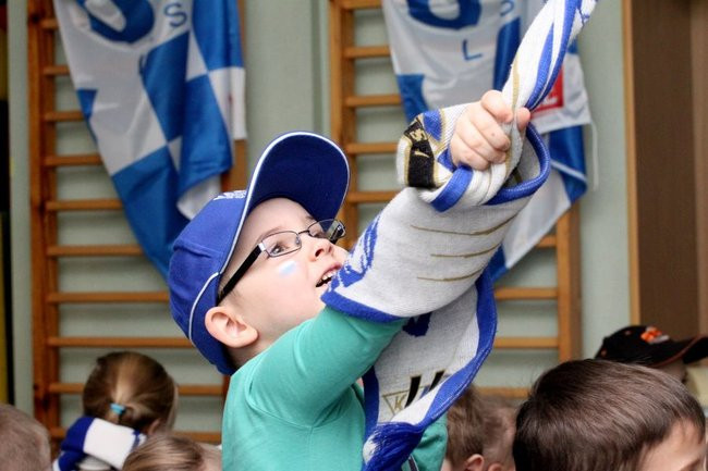 Żużlowcy w przedszkolu Elżbietanek (zdjęcia)