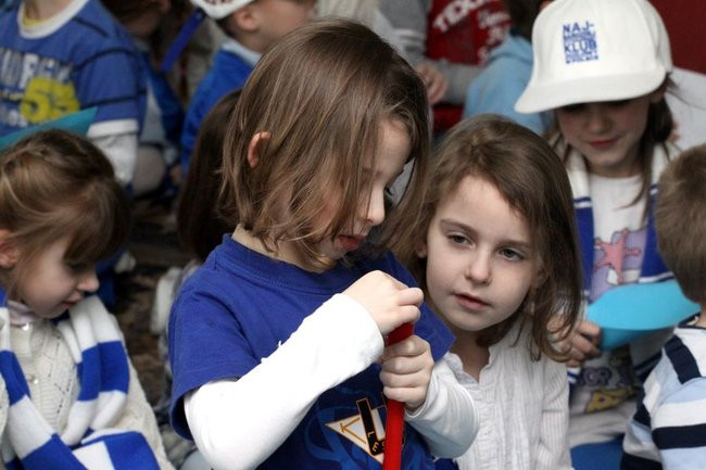 Żużlowcy w przedszkolu Elżbietanek (zdjęcia)