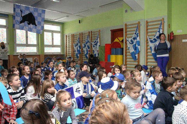 Żużlowcy w przedszkolu Elżbietanek (zdjęcia)