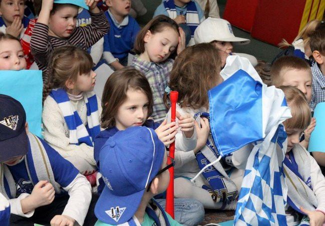 Żużlowcy w przedszkolu Elżbietanek (zdjęcia)