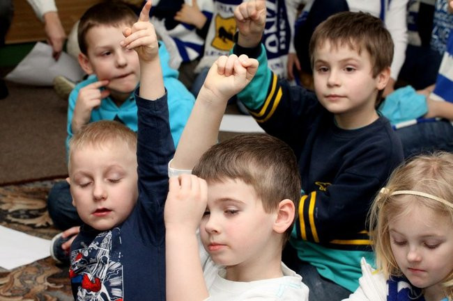 Żużlowcy w przedszkolu Elżbietanek (zdjęcia)