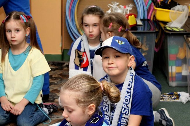 Żużlowcy w przedszkolu Elżbietanek (zdjęcia)