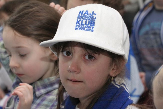 Żużlowcy w przedszkolu Elżbietanek (zdjęcia)