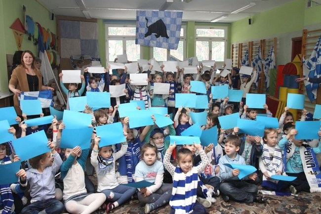 Żużlowcy w przedszkolu Elżbietanek (zdjęcia)