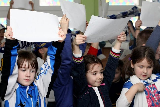 Żużlowcy w przedszkolu Elżbietanek (zdjęcia)