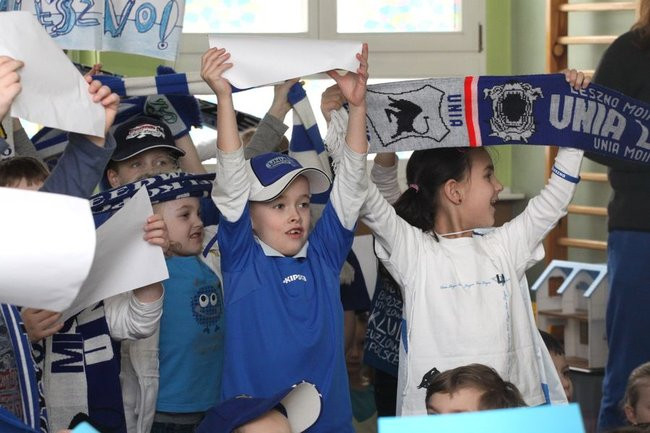 Żużlowcy w przedszkolu Elżbietanek (zdjęcia)