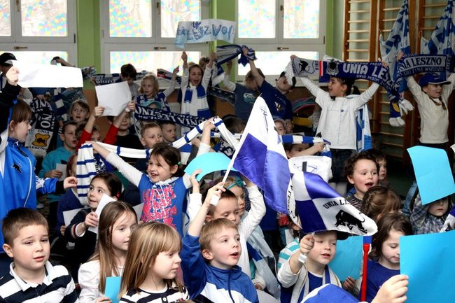 Żużlowcy w przedszkolu Elżbietanek (zdjęcia)