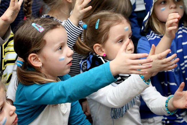 Żużlowcy w przedszkolu Elżbietanek (zdjęcia)