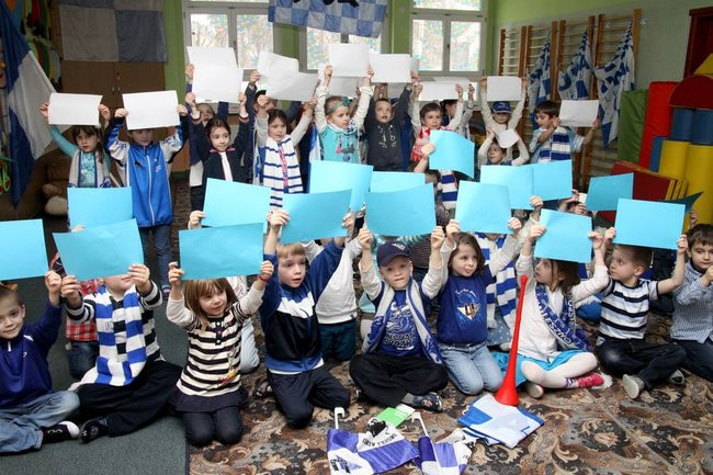 Żużlowcy w przedszkolu Elżbietanek (zdjęcia)