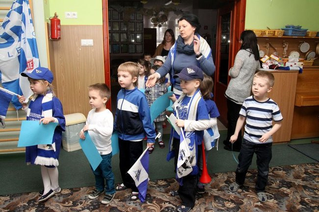 Żużlowcy w przedszkolu Elżbietanek (zdjęcia)