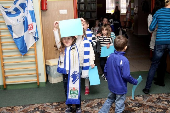 Żużlowcy w przedszkolu Elżbietanek (zdjęcia)