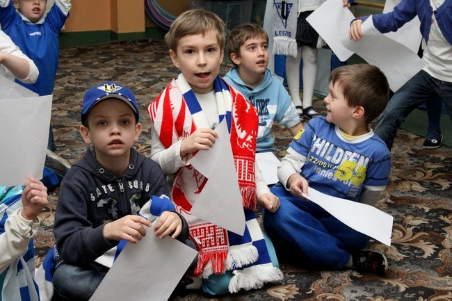 Żużlowcy w przedszkolu Elżbietanek (zdjęcia)