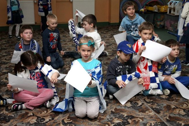 Żużlowcy w przedszkolu Elżbietanek (zdjęcia)