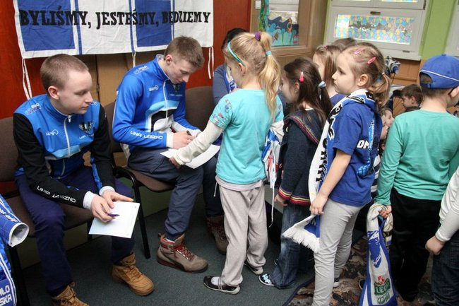 Żużlowcy w przedszkolu Elżbietanek (zdjęcia)