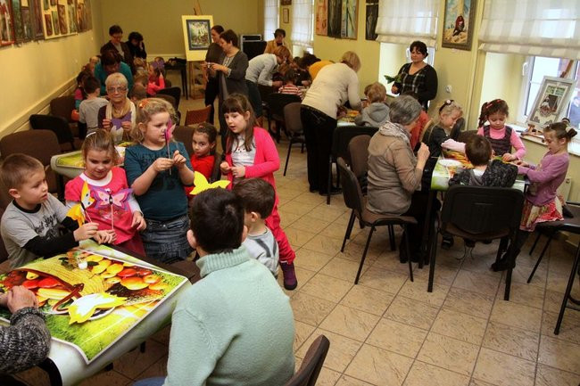 Łączenie Pokoleń  w klubie Obok (zdjecia)