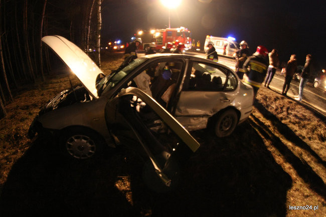 Wypadek przy zjeździe do Rydzyny. Wśród rannych dwoje dzieci (zdjęcia i wideo)