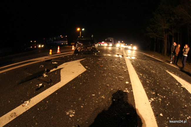 Wypadek przy zjeździe do Rydzyny. Wśród rannych dwoje dzieci (zdjęcia i wideo)