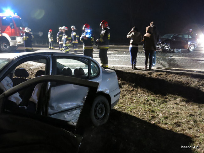Wypadek przy zjeździe do Rydzyny. Wśród rannych dwoje dzieci (zdjęcia i wideo)