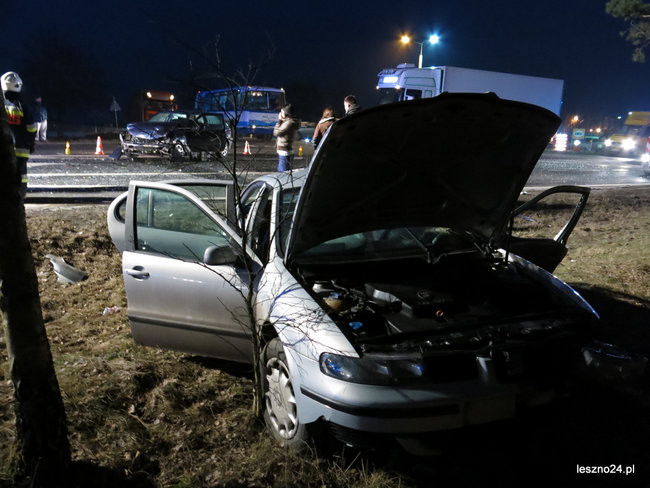 Wypadek przy zjeździe do Rydzyny. Wśród rannych dwoje dzieci (zdjęcia i wideo)