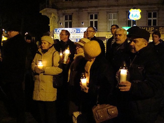 Cześć i chwała bohaterom! (zdjęcia, wideo)
