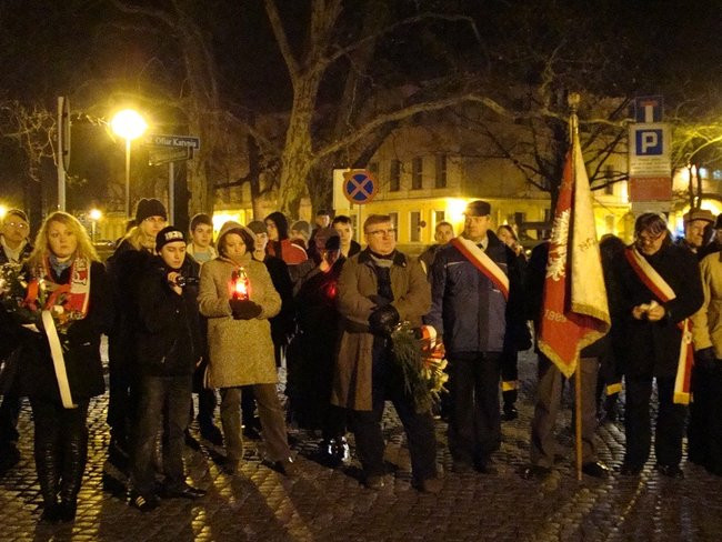 Cześć i chwała bohaterom! (zdjęcia, wideo)