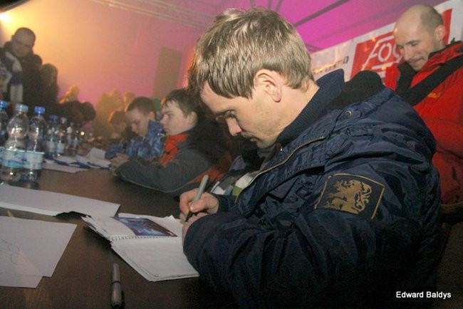 Prezentacja na lotnisku (zdjęcia)