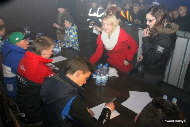 Prezentacja na lotnisku (zdjęcia)