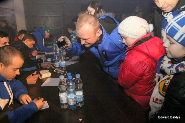 Prezentacja na lotnisku (zdjęcia)