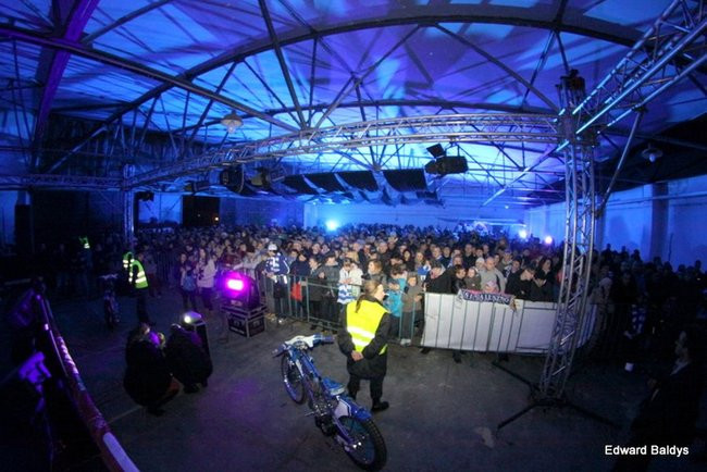 Prezentacja na lotnisku (zdjęcia)