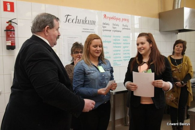 Dziś głosują gimnazjaliści (zdjęcia)