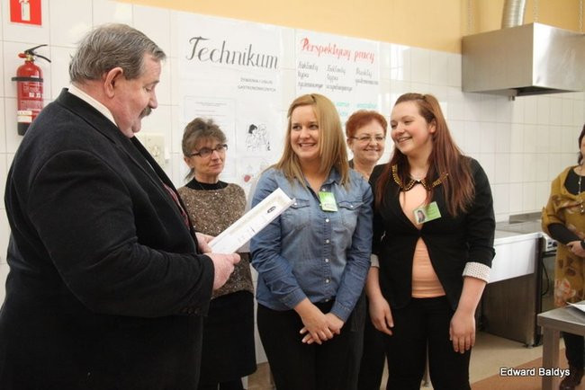 Dziś głosują gimnazjaliści (zdjęcia)