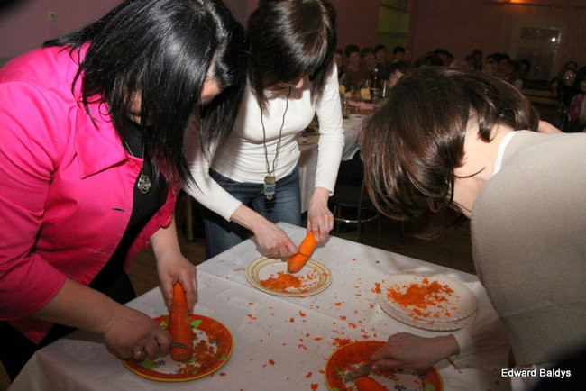 Babska biesiada w Wojnowicach (zdjęcia)