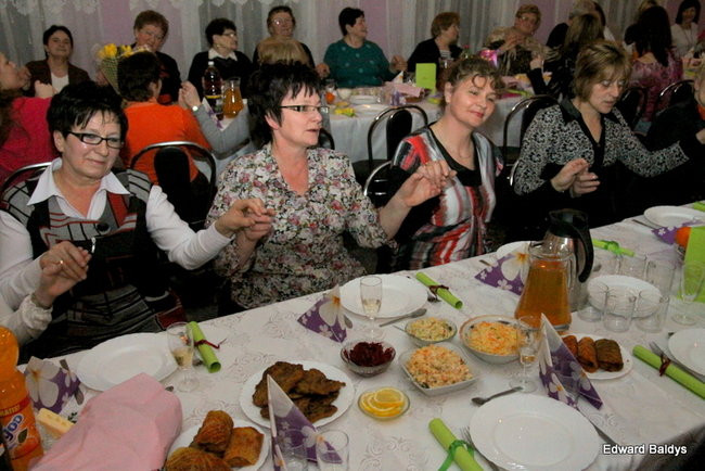 Babska biesiada w Wojnowicach (zdjęcia)