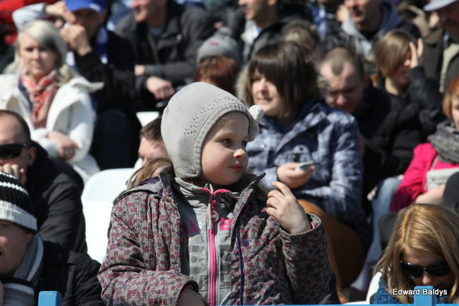 Przeleciał przez bandę (zdjęcia)