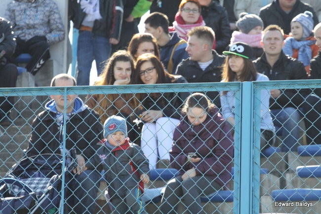 Przeleciał przez bandę (zdjęcia)