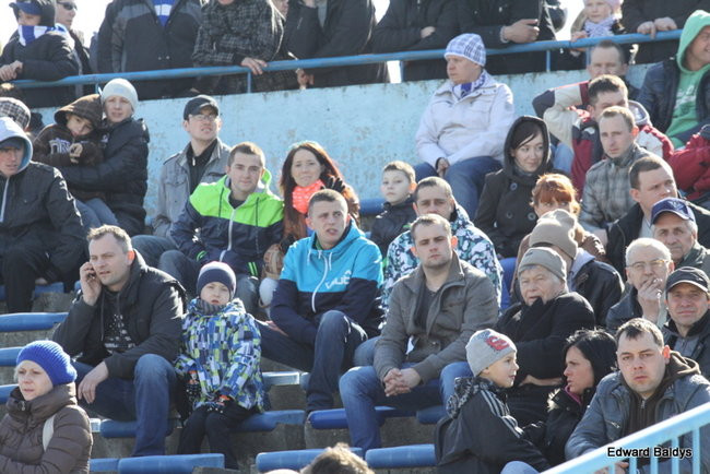 Przeleciał przez bandę (zdjęcia)