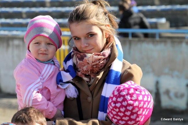 Przeleciał przez bandę (zdjęcia)