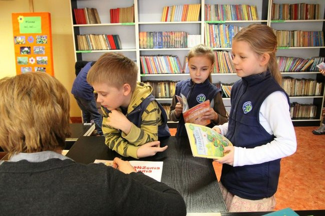 Pasowanie na czytelnika w ?dziesiątce? (zdjęcia)