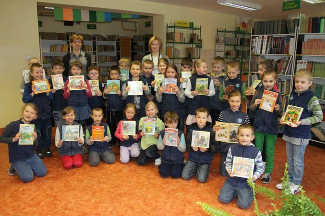 Pasowanie na czytelnika w ?dziesiątce? (zdjęcia)