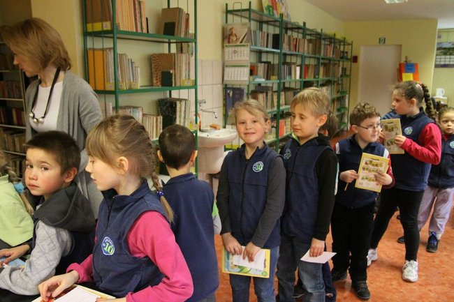 Pasowanie na czytelnika w ?dziesiątce? (zdjęcia)