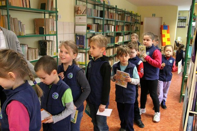 Pasowanie na czytelnika w ?dziesiątce? (zdjęcia)