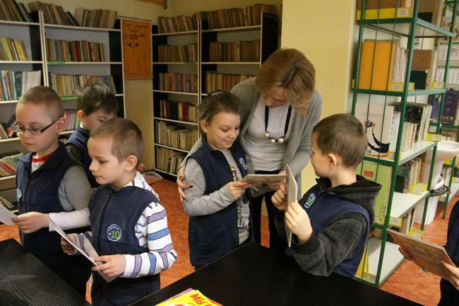 Pasowanie na czytelnika w ?dziesiątce? (zdjęcia)